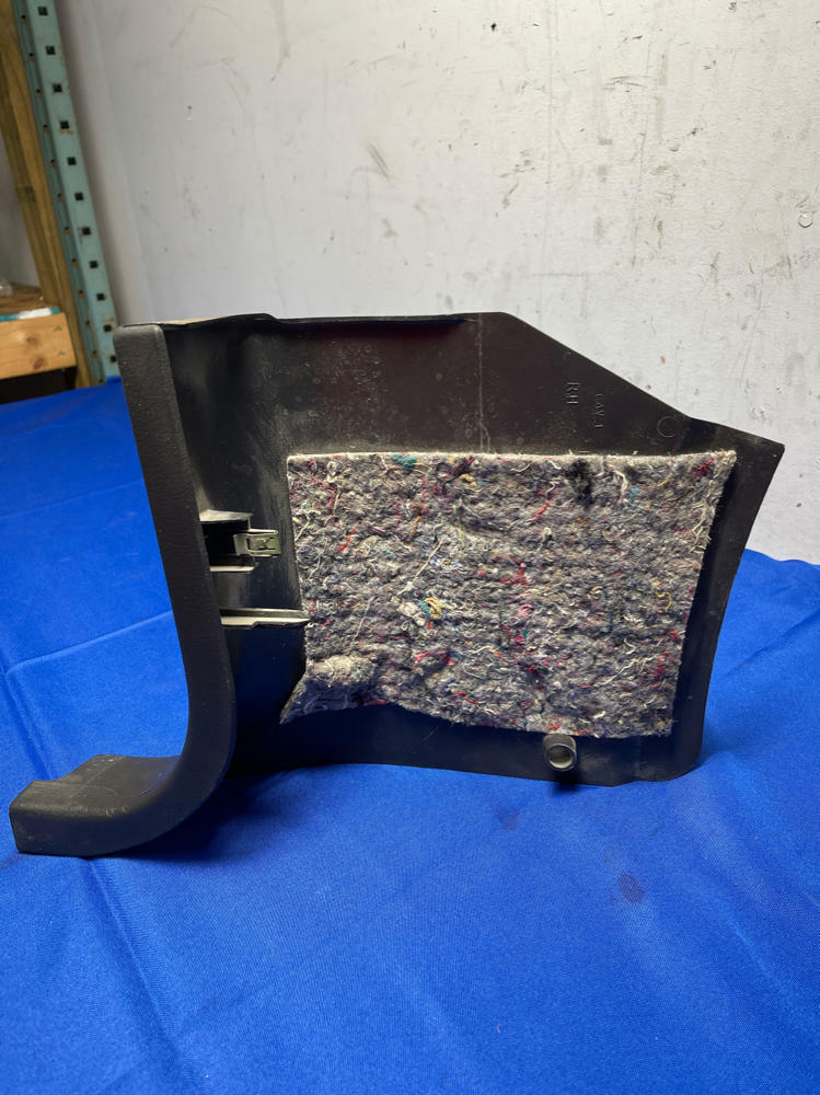 1999-04 Ford Mustang GT 4.6 V8 Passenger RH Dark Charcoal Kick Panel 177