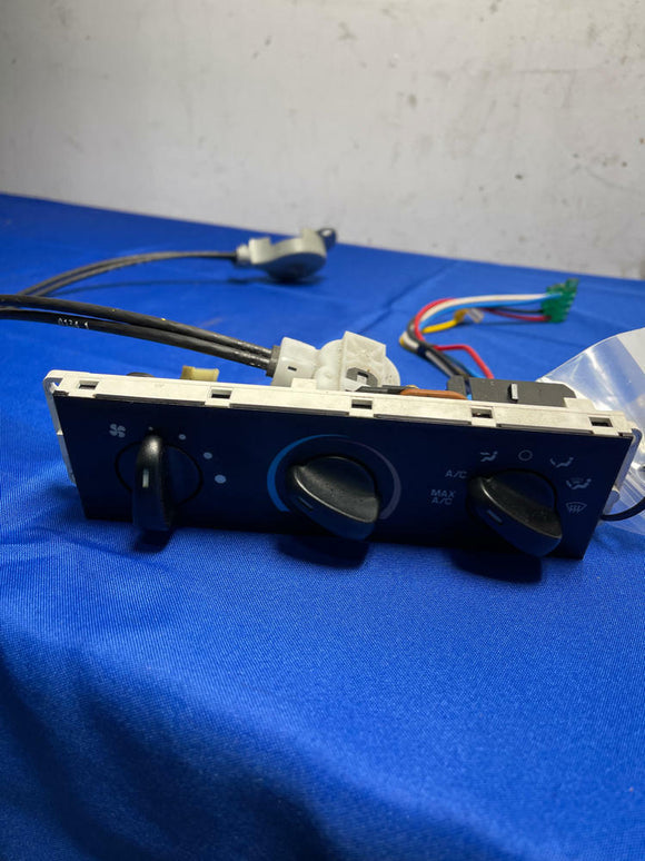 1999-04 Ford Mustang SVT Cobra HVAC Controls 170