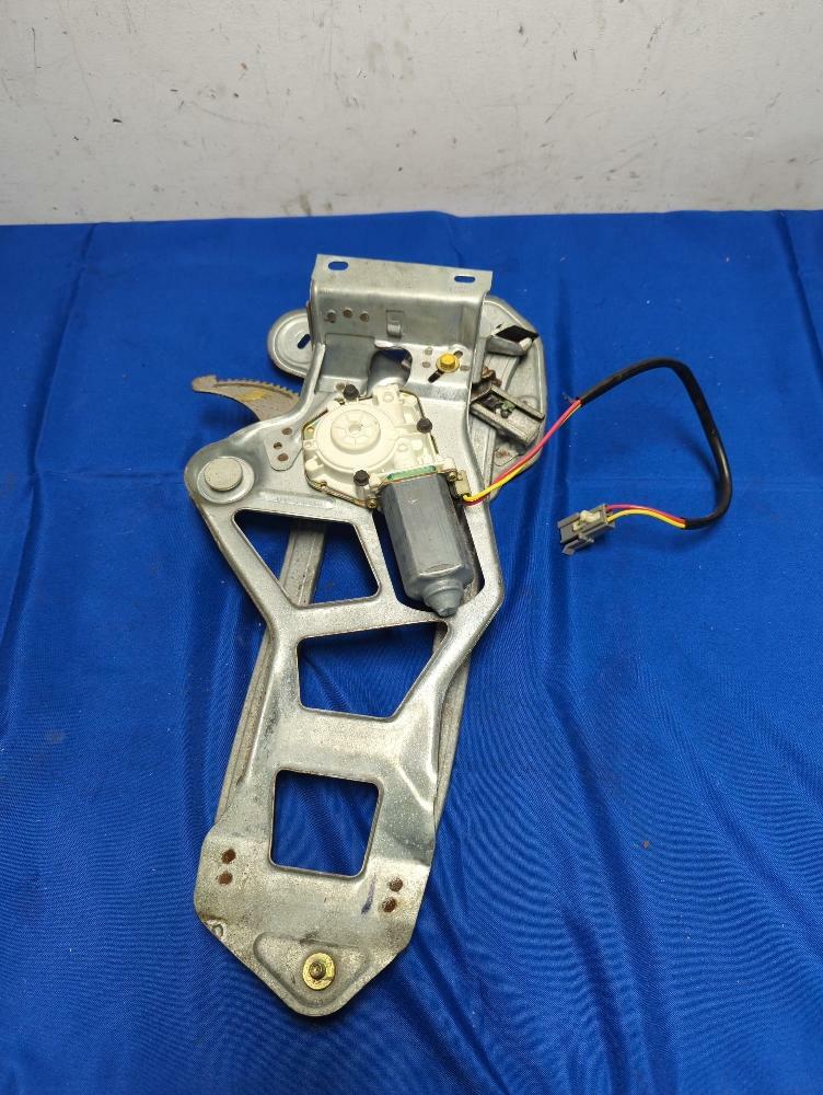 2003-04 Ford Mustang SVT Cobra Convertible LH Driver Rear Window Track 181