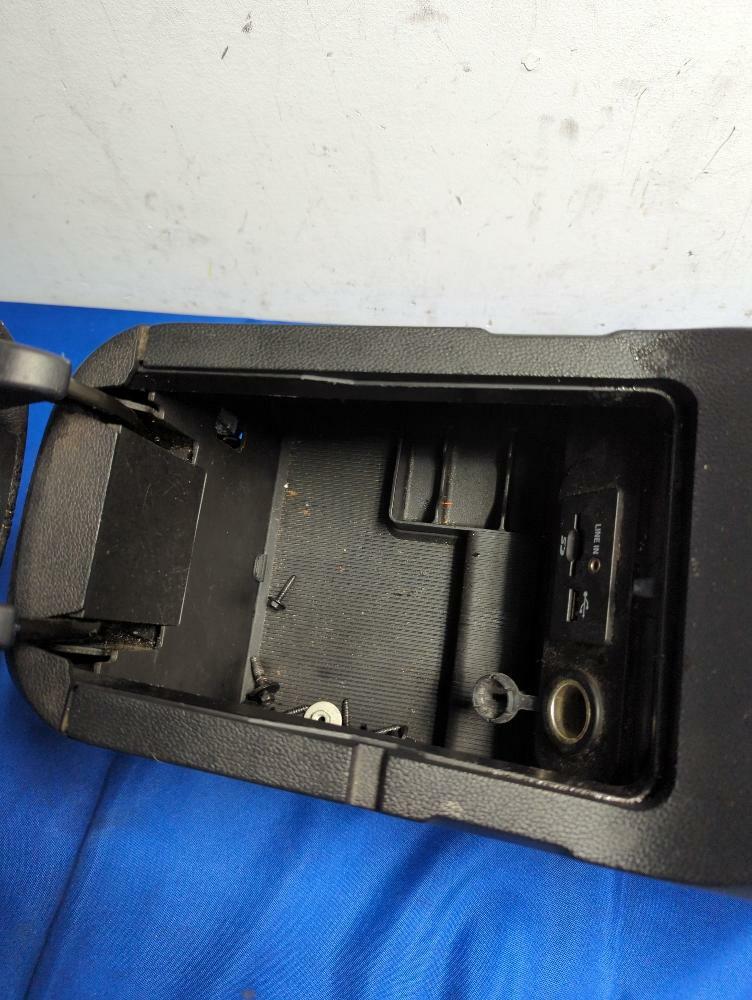 2015-17 Ford Mustang GT 5.0 Coyote Center Console 172