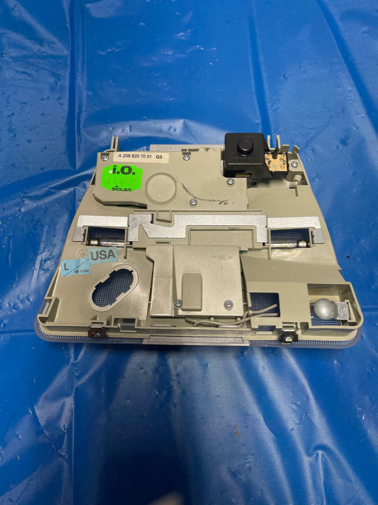 1999-02 Merecedes E55 AMG W210 Overhead Map Light 156