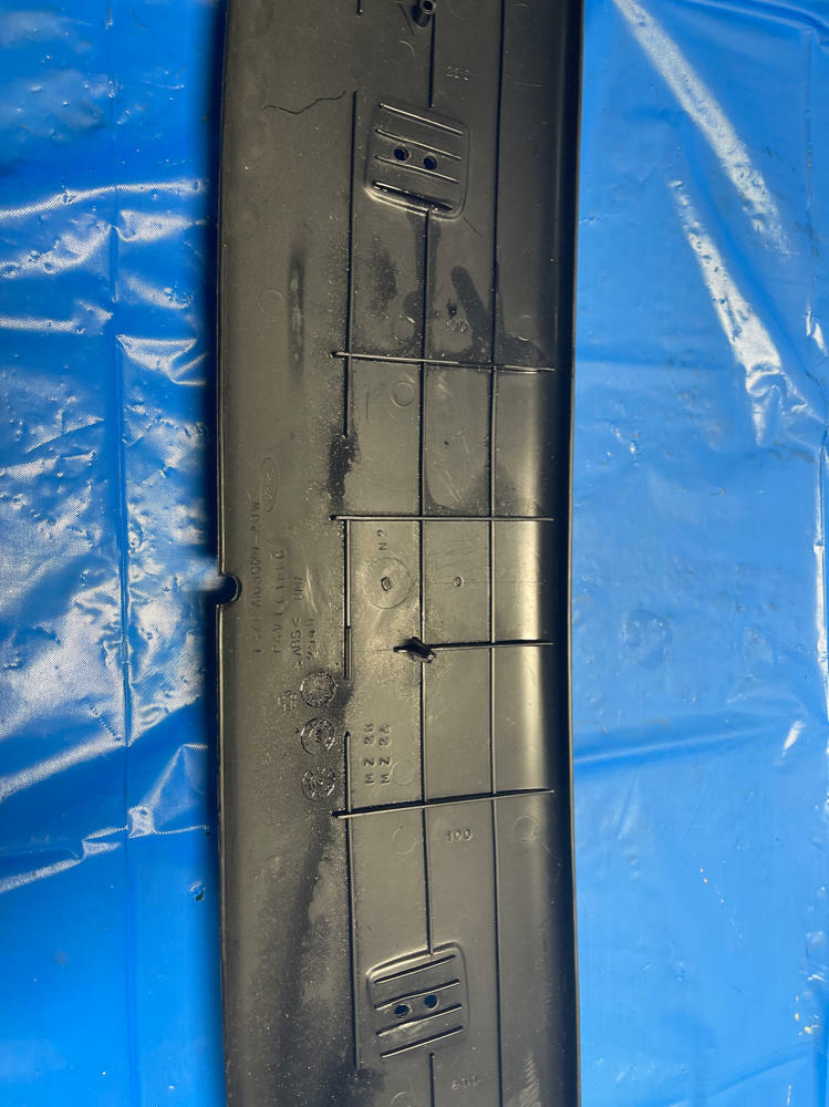 2003-04 Ford Mustang SVT Cobra Convertible Sunvisor Windsheild Trim 186