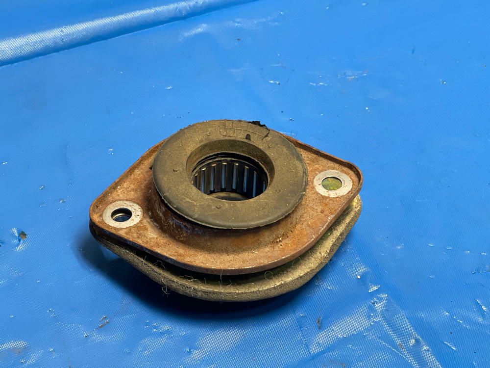 2003-04 Ford Mustang SVT Cobra Firewall Steering Bushing Donut 191