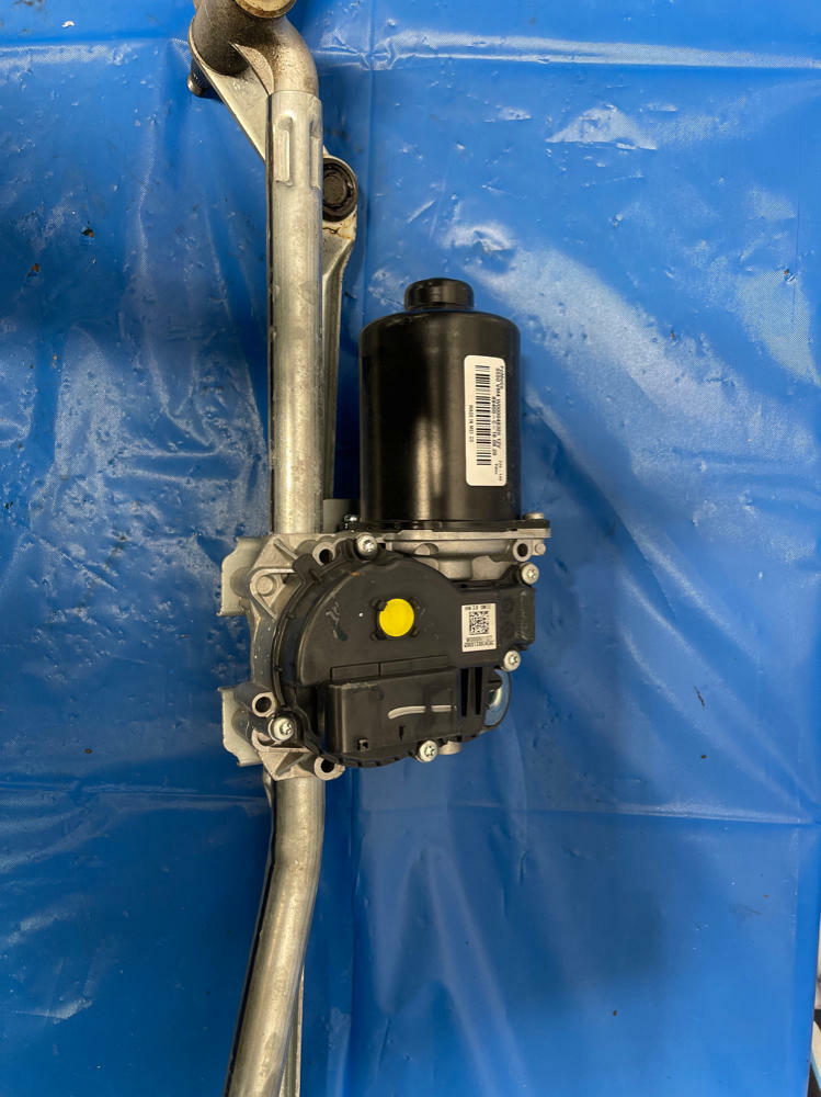 2015-23 Ford Mustang GT Wiper Motor Assembly 190