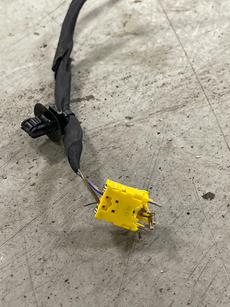 2015-23 Ford Mustang GT Premium Body Harness Damaged 190