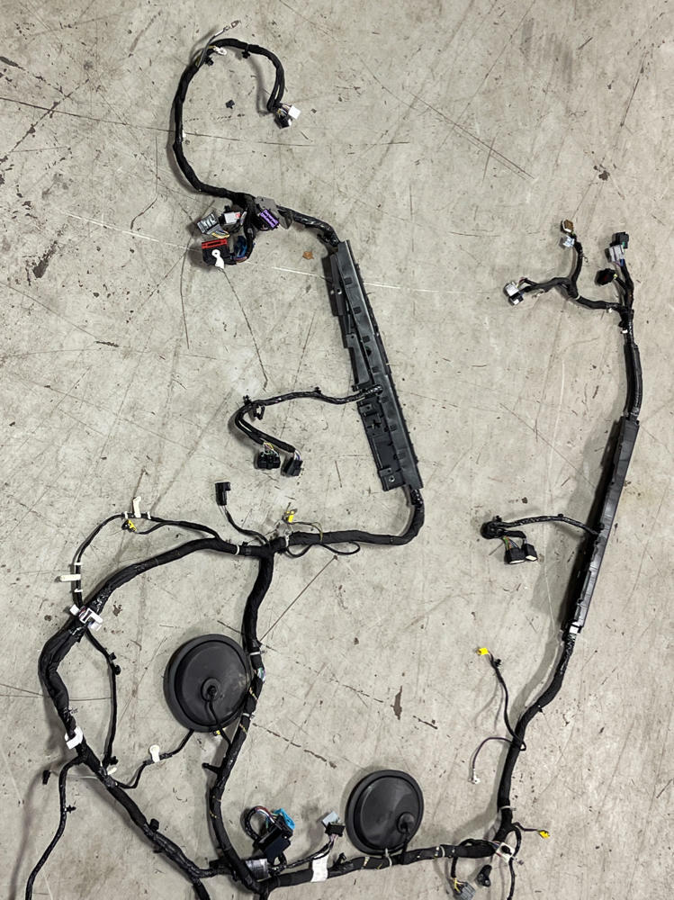 2015-23 Ford Mustang GT Premium Body Harness Damaged 190