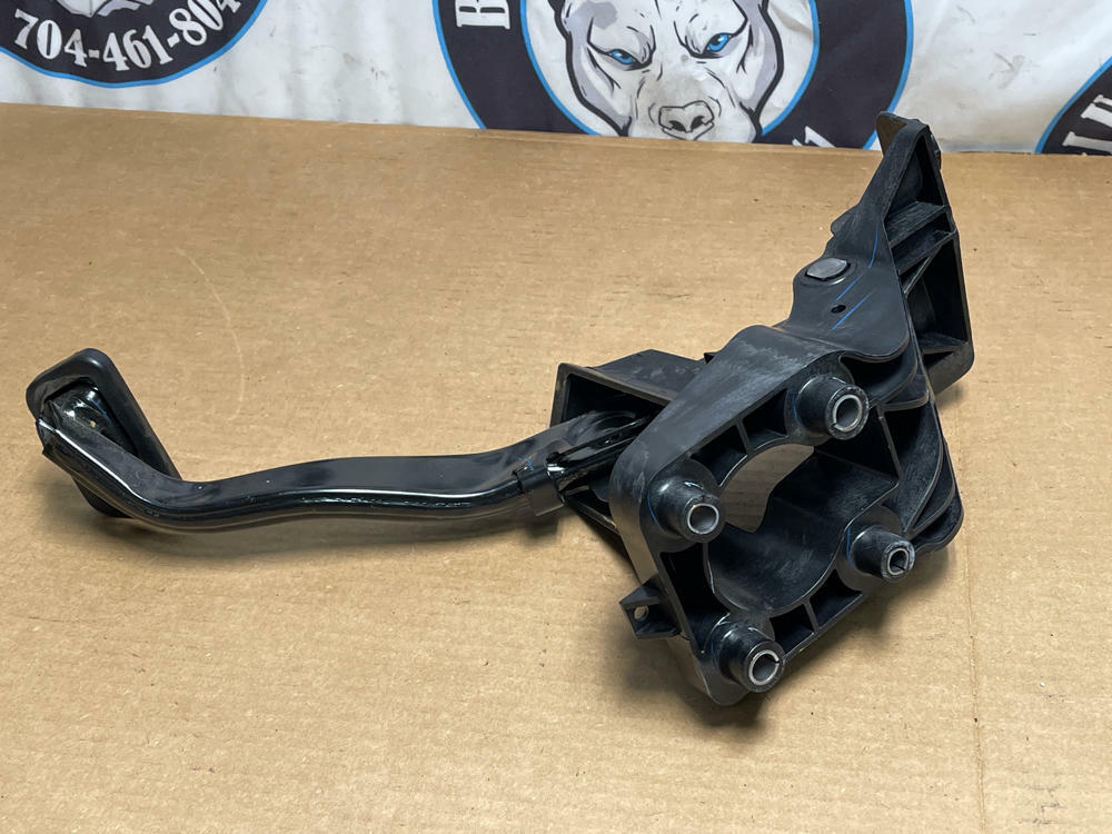 2018-23 Ford Mustang Brake Pedal Box Assembly 10R80 195