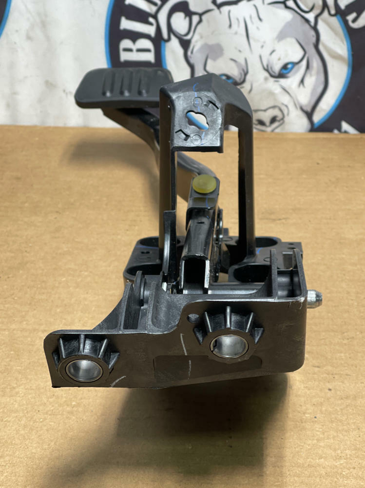 2018-23 Ford Mustang Brake Pedal Box Assembly 10R80 195