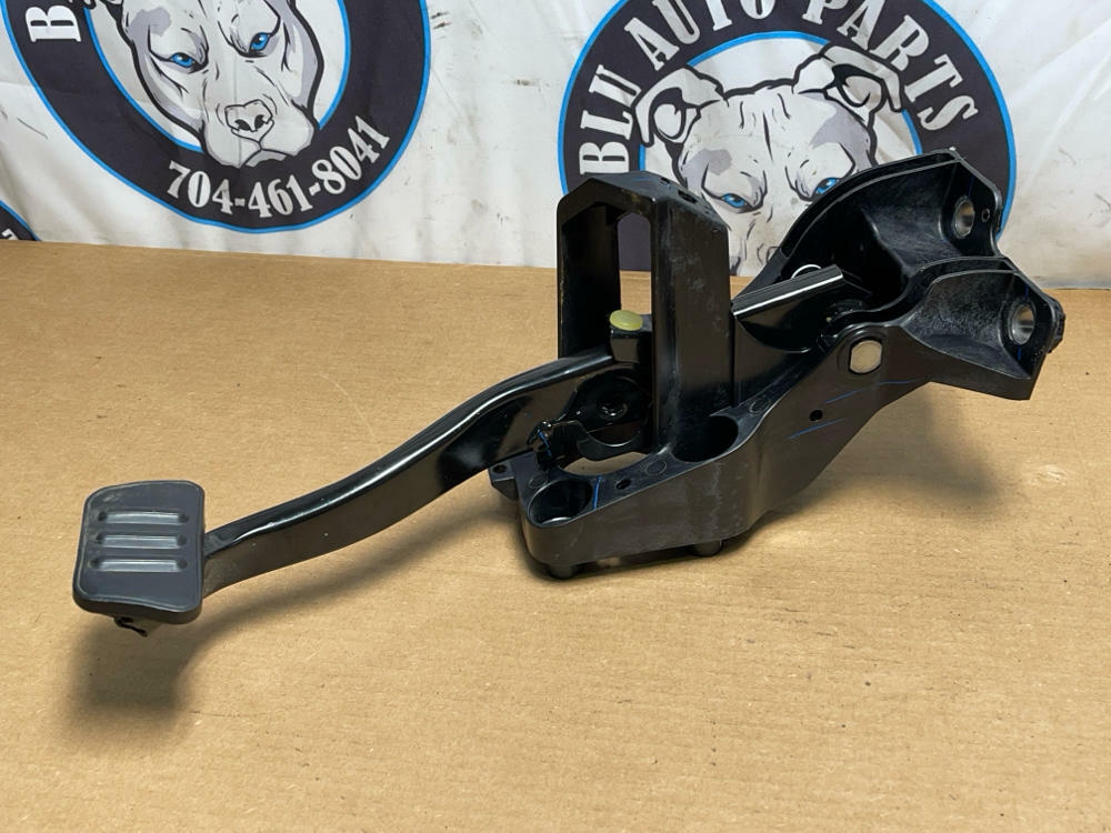 2018-23 Ford Mustang Brake Pedal Box Assembly 10R80 195