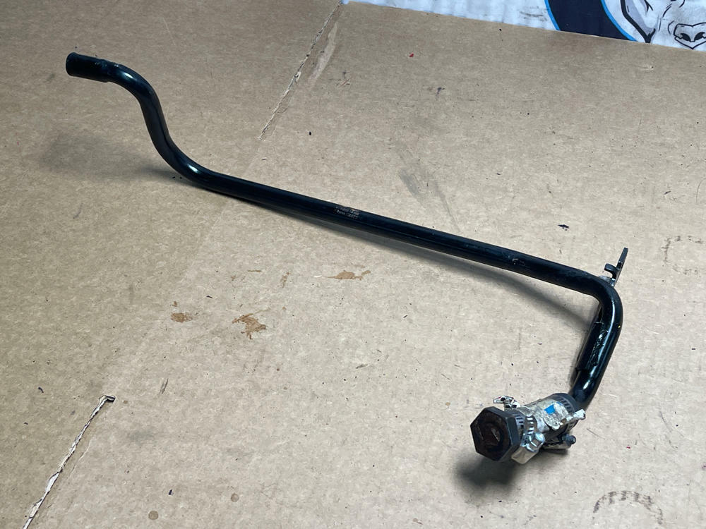 1999-04 Ford Mustang GT 4.6 Heater Core To Water Bypass Tube 189