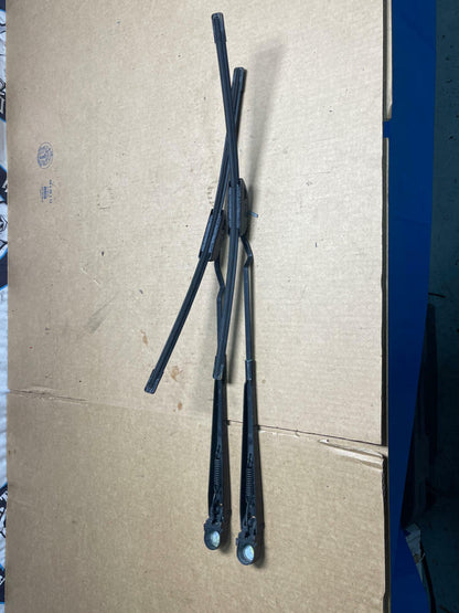 1999-04 Ford Mustang GT Roush Saleen Wiper Arms & Blades 189