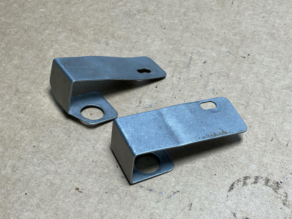 1999-04 Ford Mustang Aftermarket Polished Radiator Brackets 189