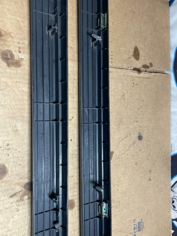 1999-04 Ford Mustang GT 4.6 Door Sills Pair 189