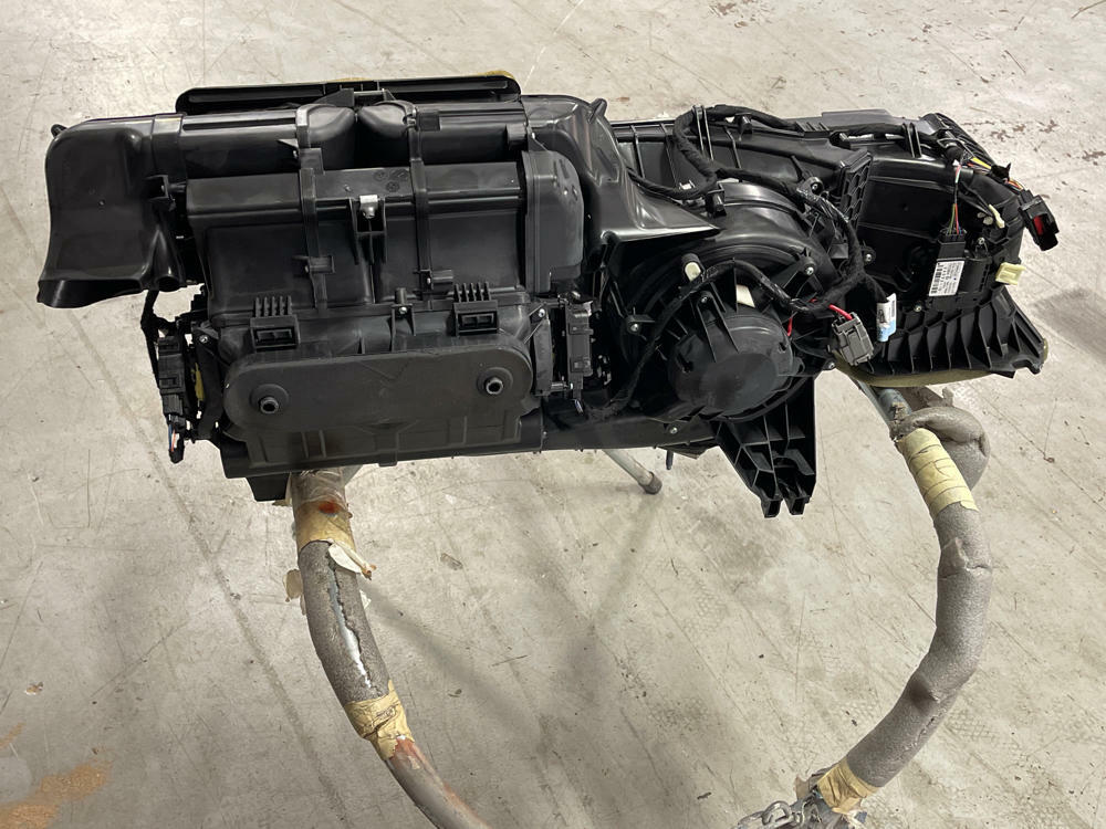 2015-23 Ford Mustang HVAC Dual Climate Control Box Assembly 197