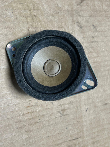 2018-23 Ford Mustang Dash Center & Tweeter 197