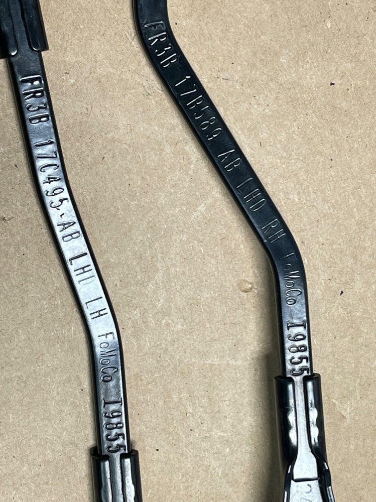 2018-23 Ford Mustang GT Wiper Arms Pair 206