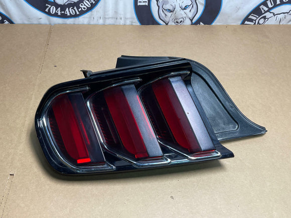 2015 Ford Mustang GT 50th Anniversary Driver LH Tail Light 205