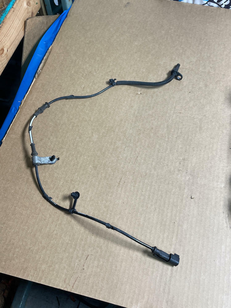 2015-17 Ford Mustang RH Passenger Spindle 210