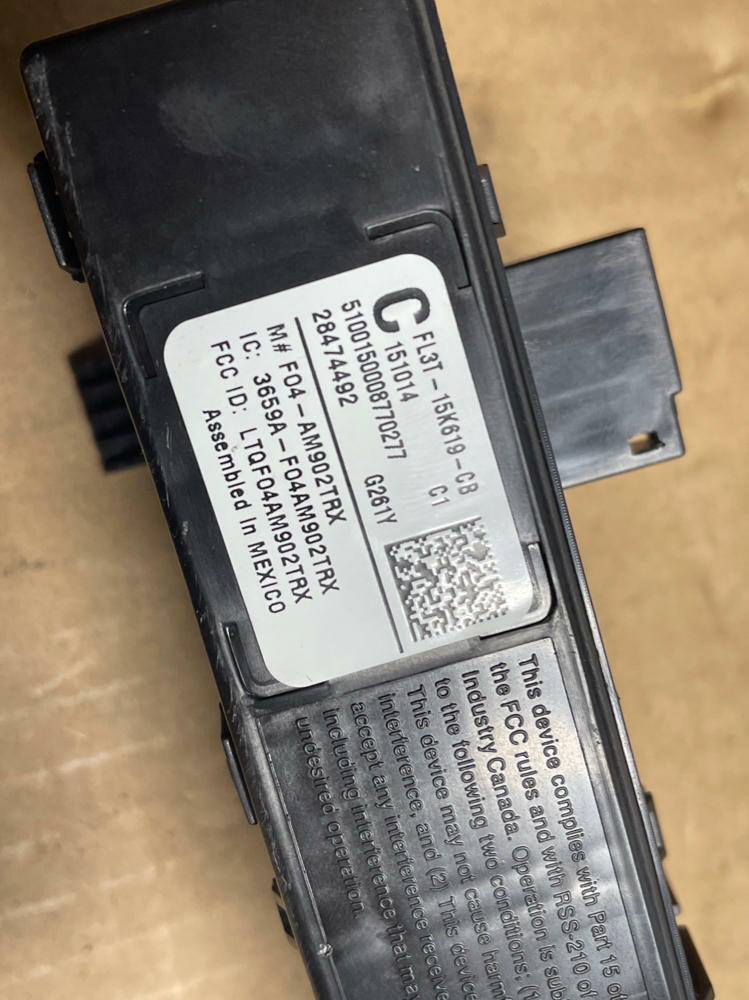 2015-17 Ford Mustang Smart Key Antenna Module 210