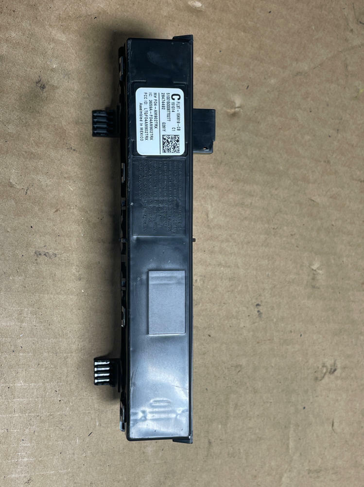 2015-17 Ford Mustang Smart Key Antenna Module 210