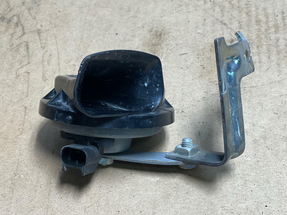 2004-06 Pontiac GTO OEM Horn 200