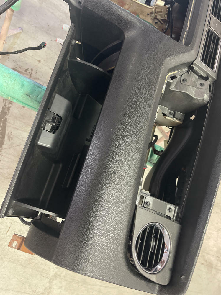 2011-14 Ford Mustang GT 6R80 Dash Board 192