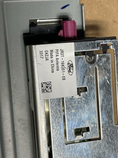 2018-23 Ford Mustang GT PIFA Antenna 207