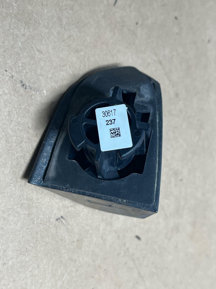 2018-23 Ford Mustang Passenger RH Door Handle Code M7 204