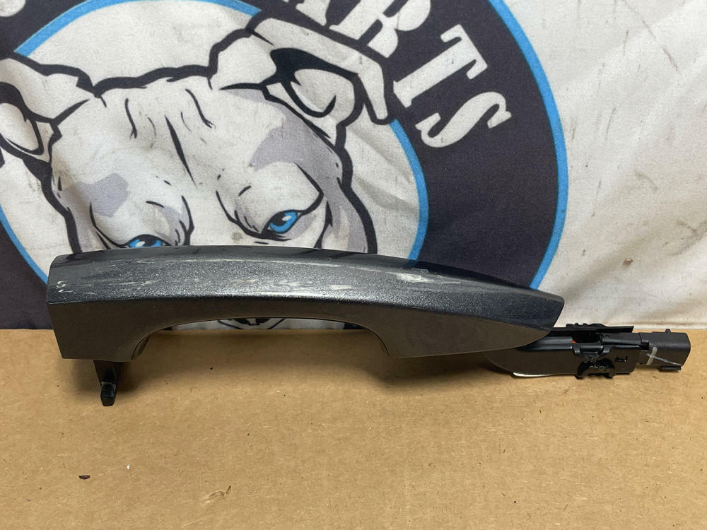 2018-23 Ford Mustang Passenger RH Door Handle Code M7 204