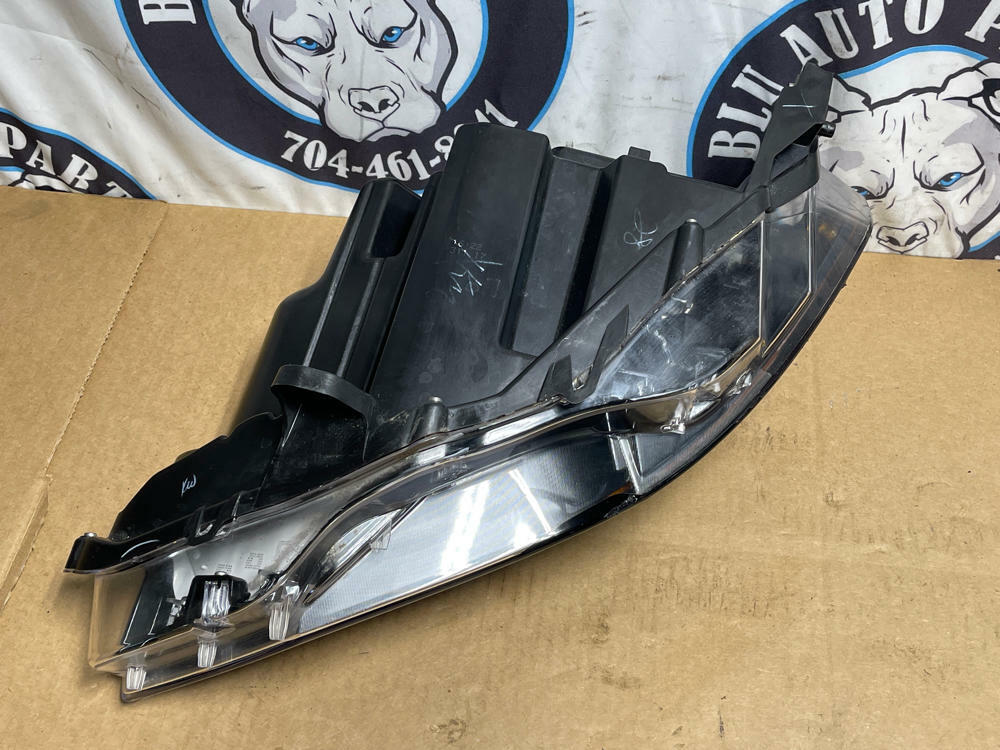 2018-23 Ford Mustang GT Passenger RH Headlight Assembly OEM 207