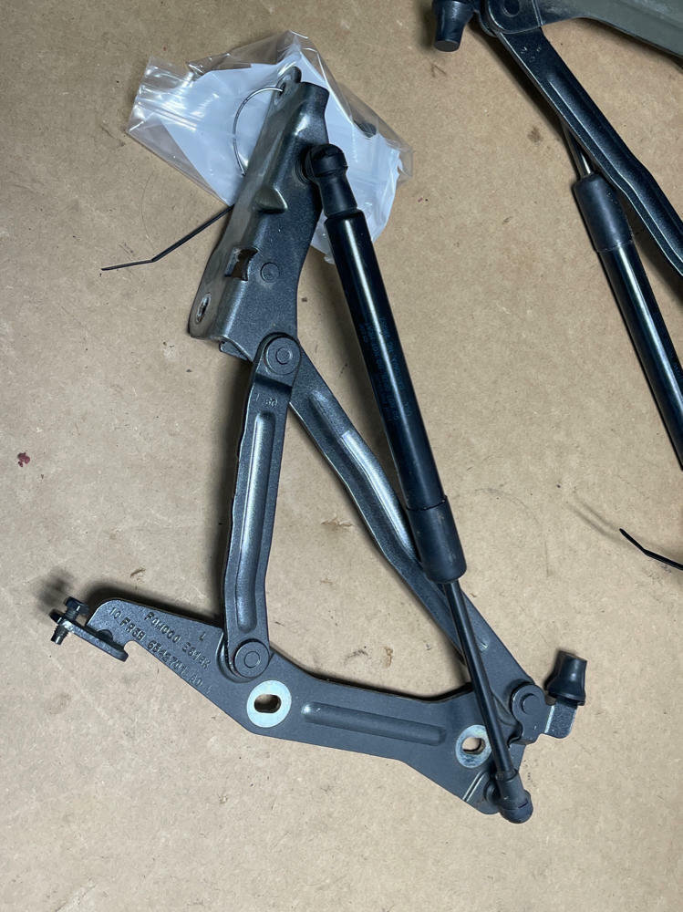 2015-17 Ford Mustang Decklid Sturts Pair Assembly 198
