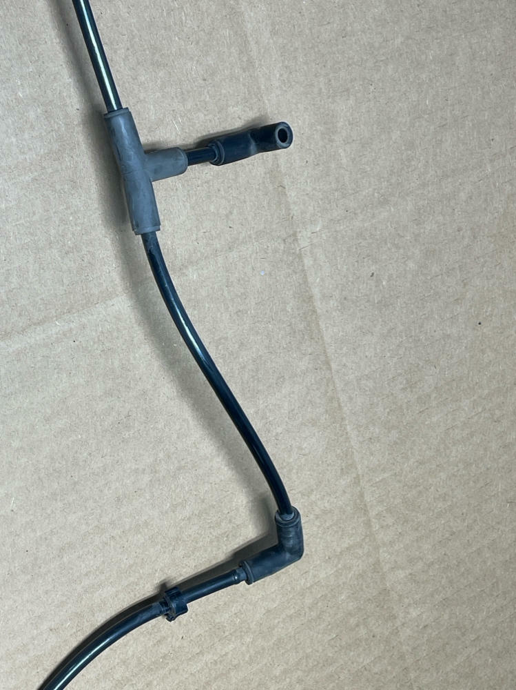 2003-04 Ford Mustang SVT Cobra Windshield Wiper Fluid Line 220