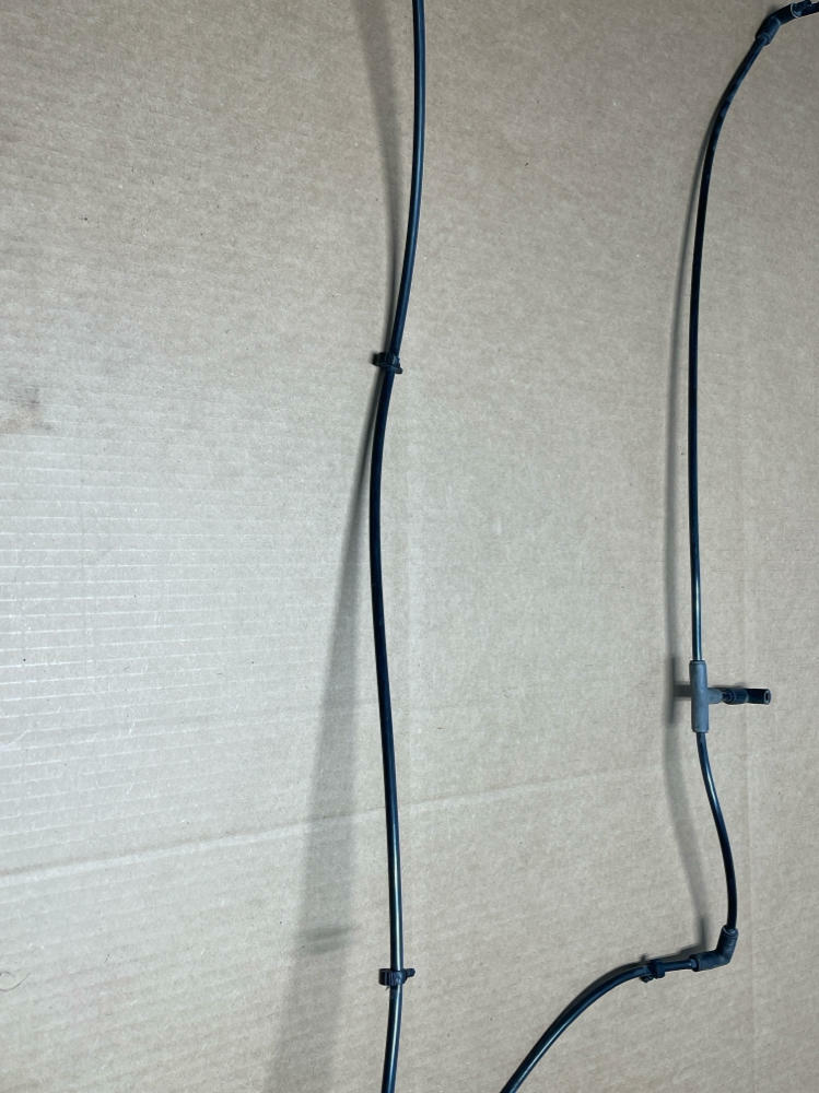 2003-04 Ford Mustang SVT Cobra Windshield Wiper Fluid Line 220