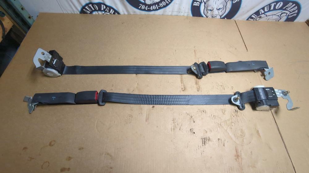 2003-04 Ford Mustang SVT Cobra Rear Seat Belts Pair Coupe 220