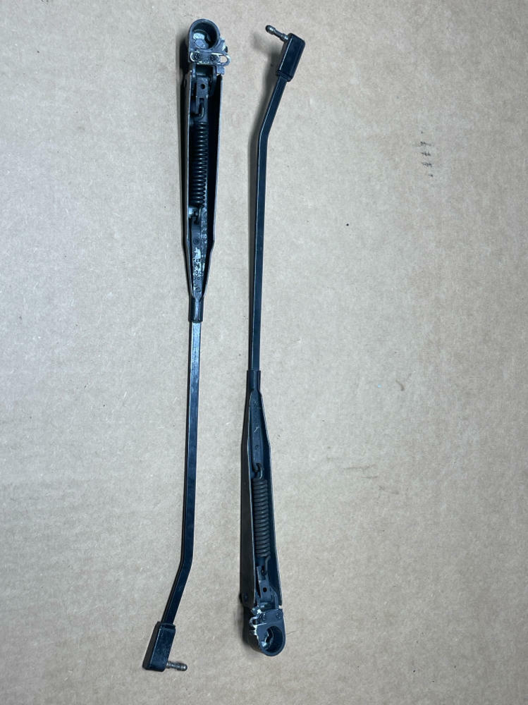1987-93 Ford Mustang GT Wiper Arms Pair 201