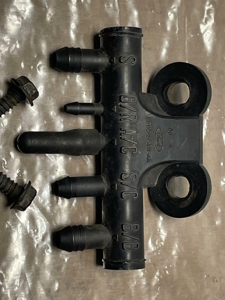 1987-93 Ford Mustang GT Vaccum Tree 201