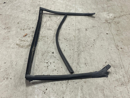 2003-04 Ford Mustang SVT Cobra Driver Door Weather Stripping Convertible 208