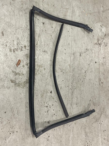 2003-04 Ford Mustang SVT Cobra Driver Door Weather Stripping Convertible 208