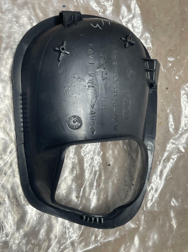 2003-04 Ford Mustang SVT Cobra RH Door Handle Bezel 208