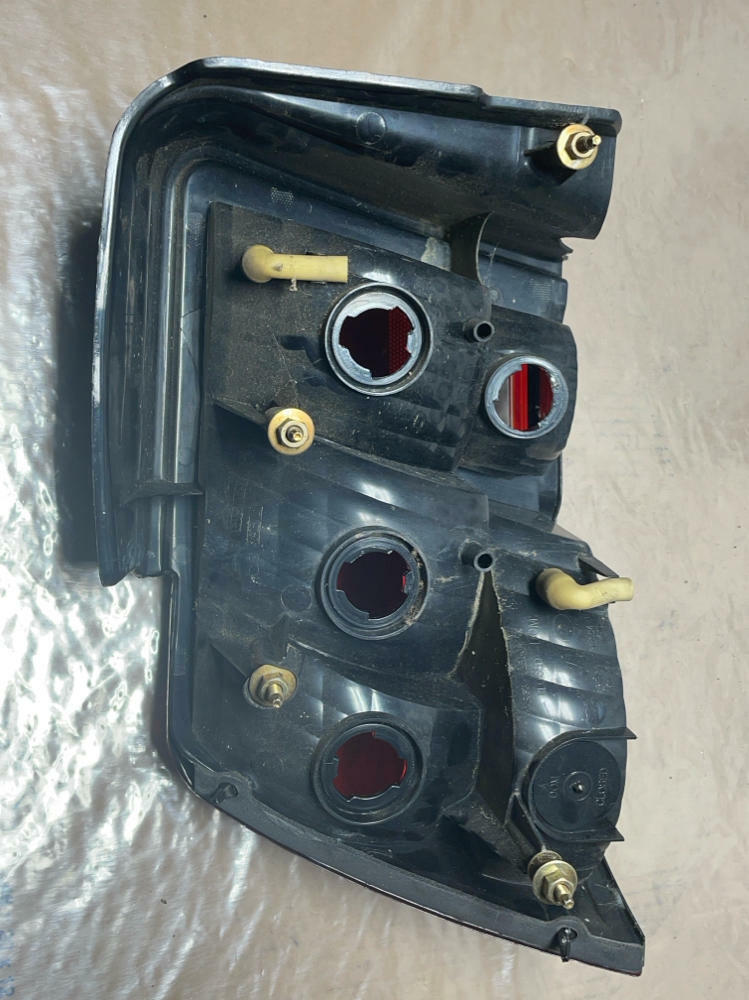 2003-04 Ford Mustang SVT Cobra Passenger Ttail Light 208