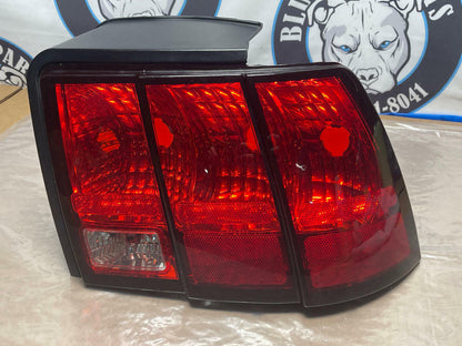 2003-04 Ford Mustang SVT Cobra Passenger Ttail Light 208