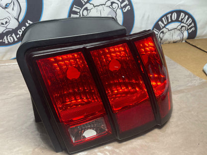 2003-04 Ford Mustang SVT Cobra Passenger Ttail Light 208