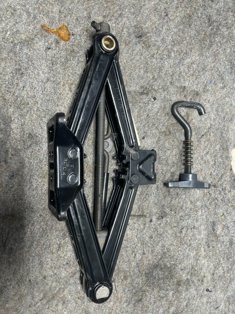 2003-04 Ford Mustang SVT Cobra Spare Tire Tool Kit 208