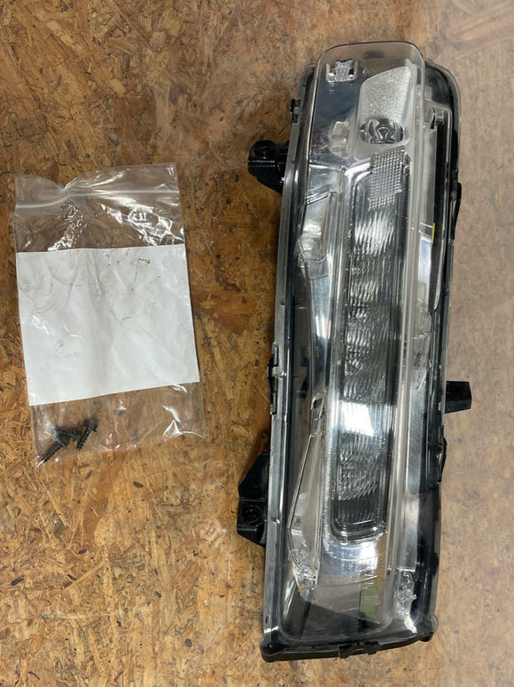 2015-23 Ford Mustang GT S550 5.0 Passenger RH Fog Light Turn Signal 216