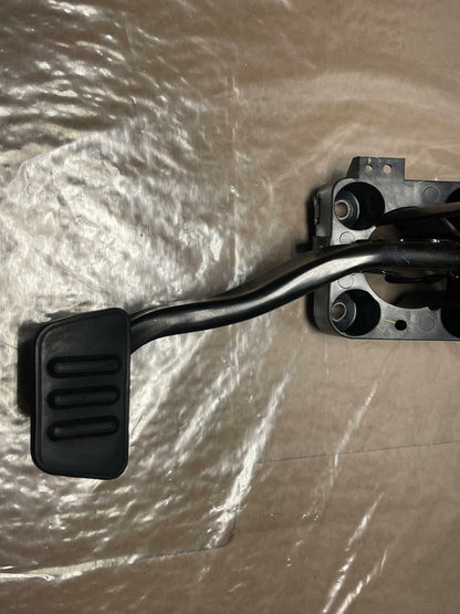 2015-17 Ford Mustang GT 6R80 Brake Pedal Assembly 214