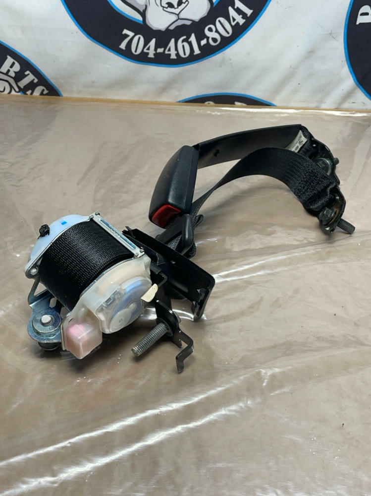 2015-17 Ford Mustang GT V6 Rear Seat Belts Pair 214