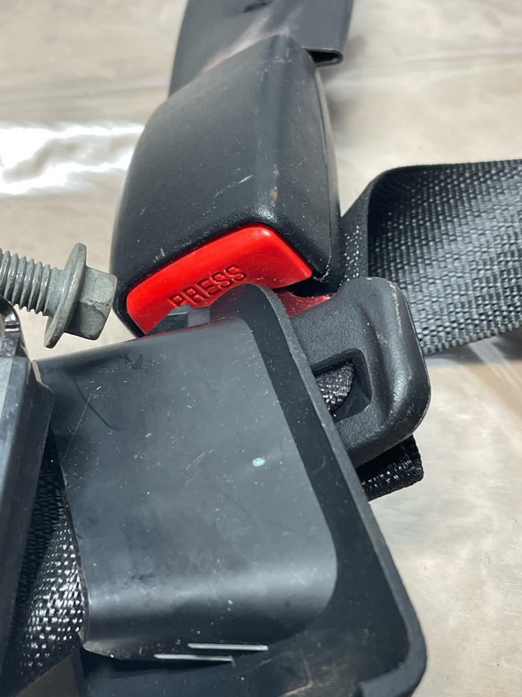 2015-17 Ford Mustang GT V6 Rear Seat Belts Pair 214