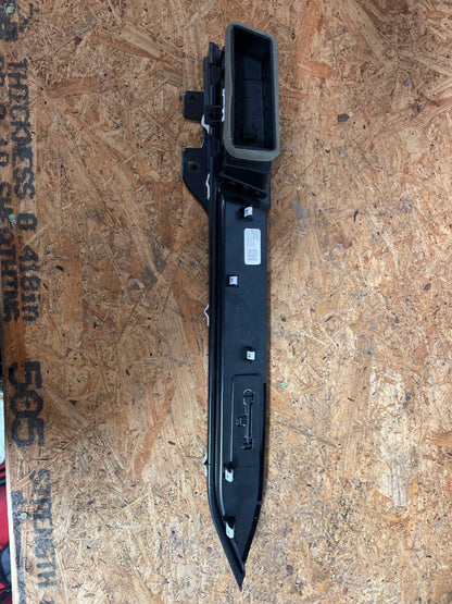 2018-23 Ford Mustang Mach One RH Dash Trim/HVAC Vent- Chassis N5647 213