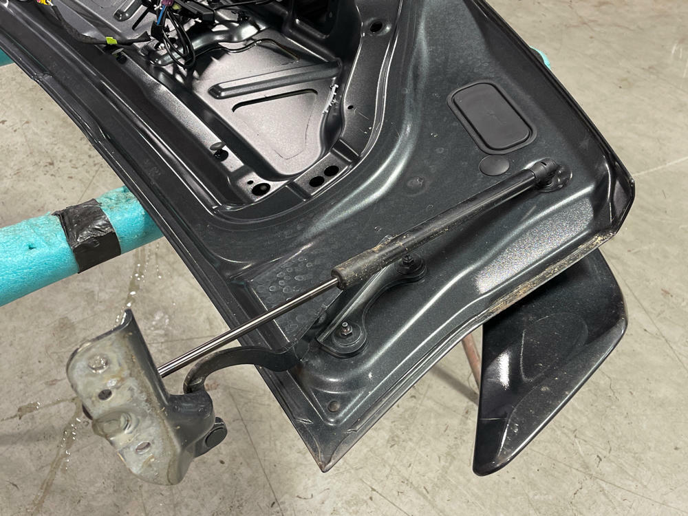 2016-23 Chevrolet Camaro SS Trunk Lid & Spoiler 38k Miles OEM 199