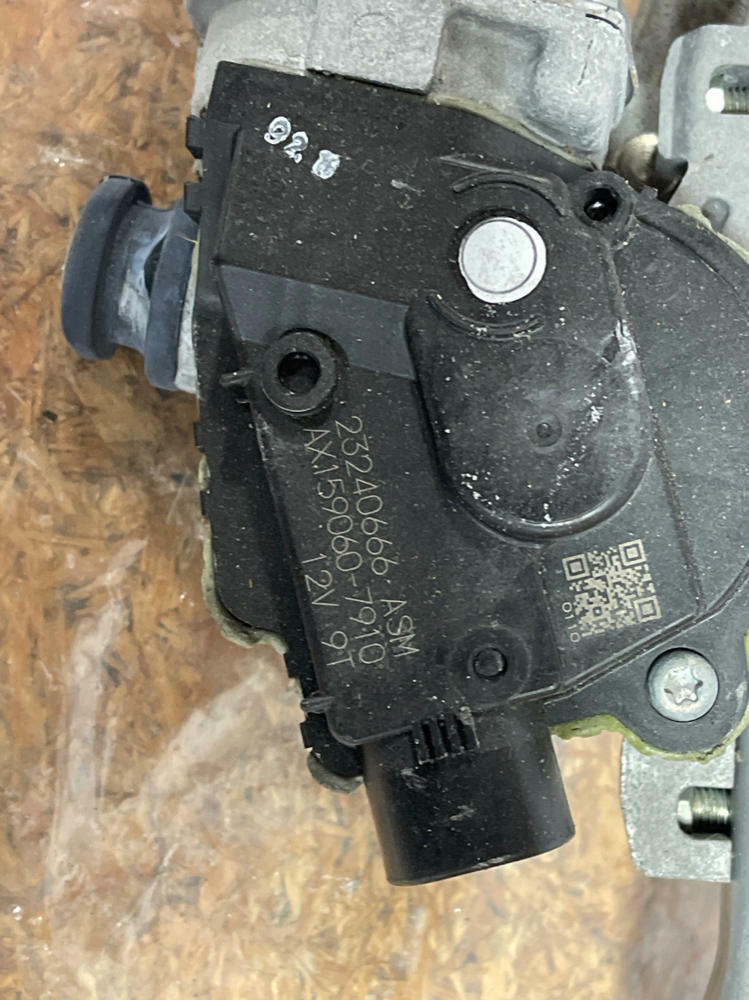 2016-23 Chevrolet Camaro SS Wiper Arm Assembly- w/ Motor 199